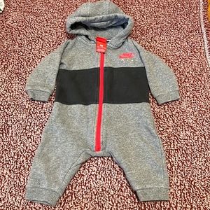 Nike 6-9 month
